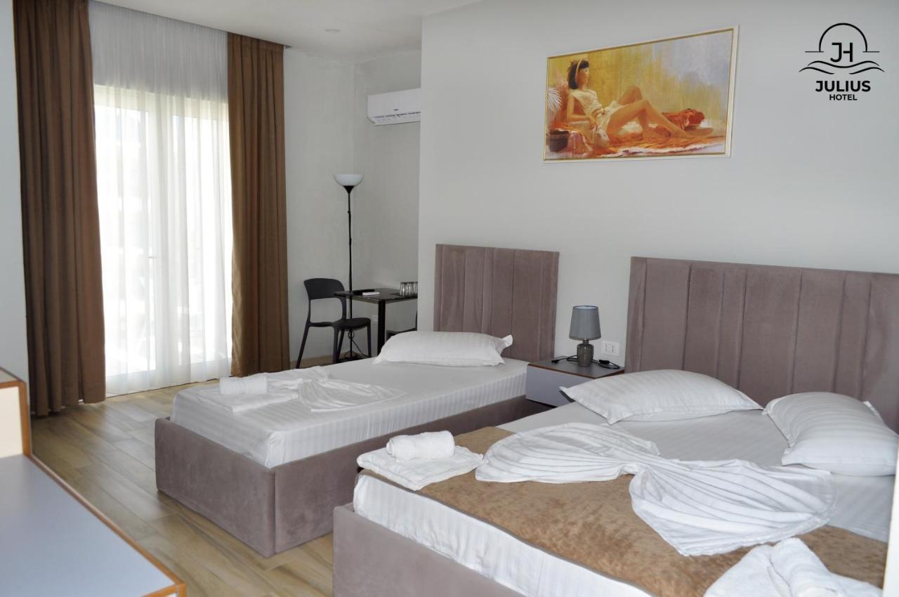 Julius Hotel Golem  Ngoại thất bức ảnh