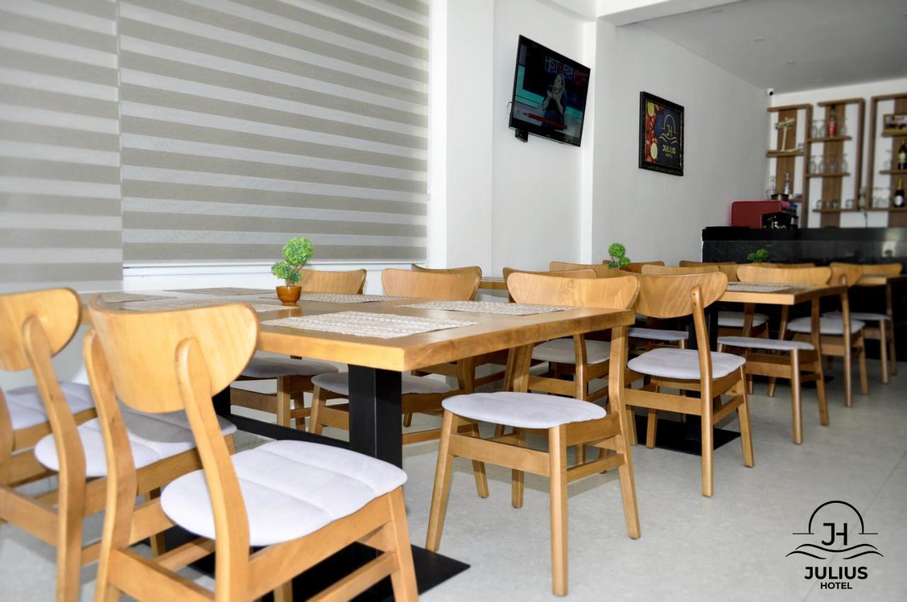 Julius Hotel Golem  Ngoại thất bức ảnh