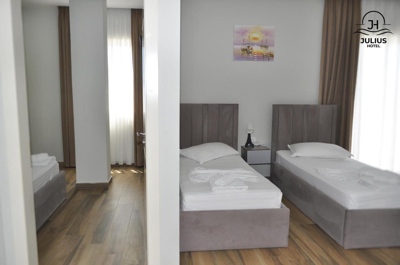 Julius Hotel Golem  Ngoại thất bức ảnh