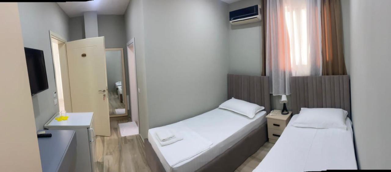 Julius Hotel Golem  Ngoại thất bức ảnh
