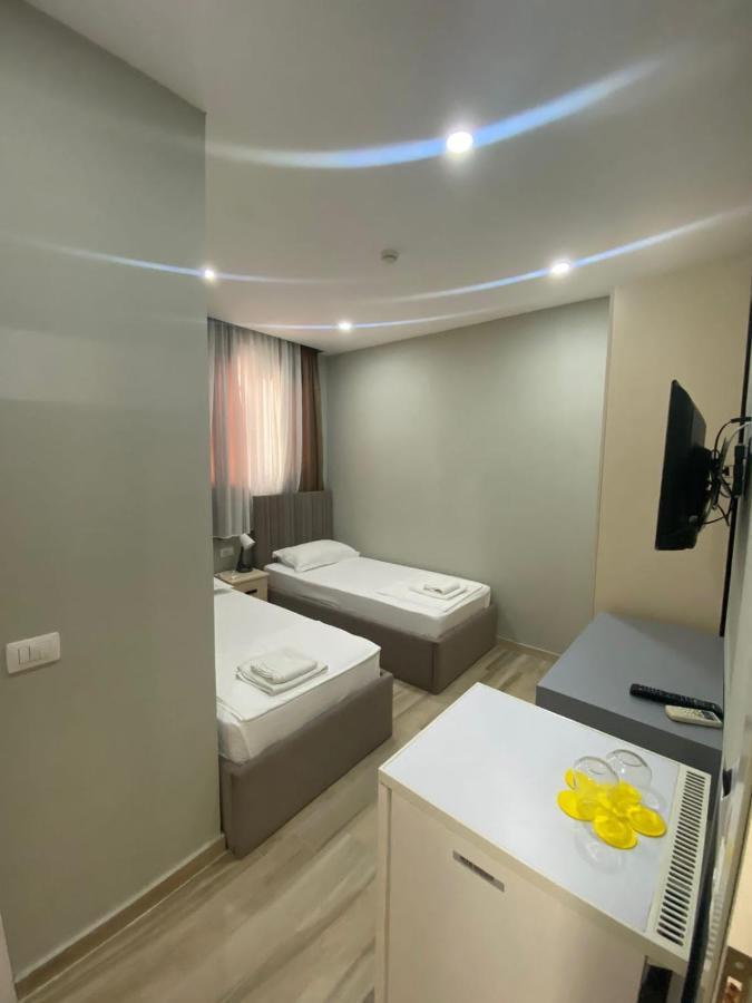Julius Hotel Golem  Ngoại thất bức ảnh
