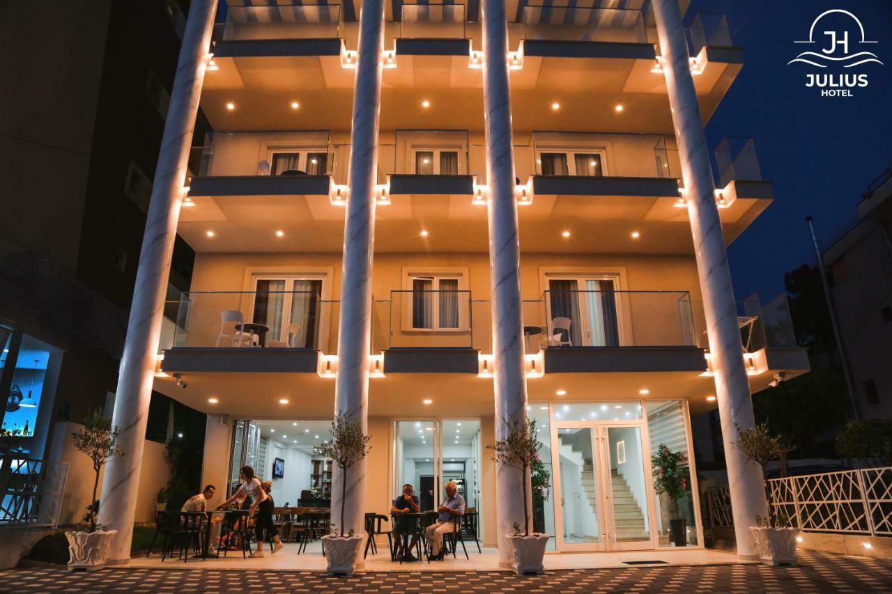 Julius Hotel Golem  Ngoại thất bức ảnh