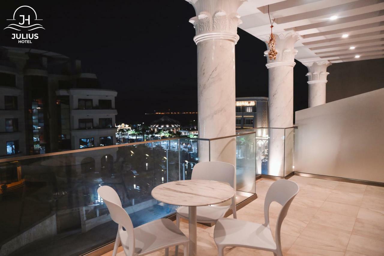 Julius Hotel Golem  Ngoại thất bức ảnh