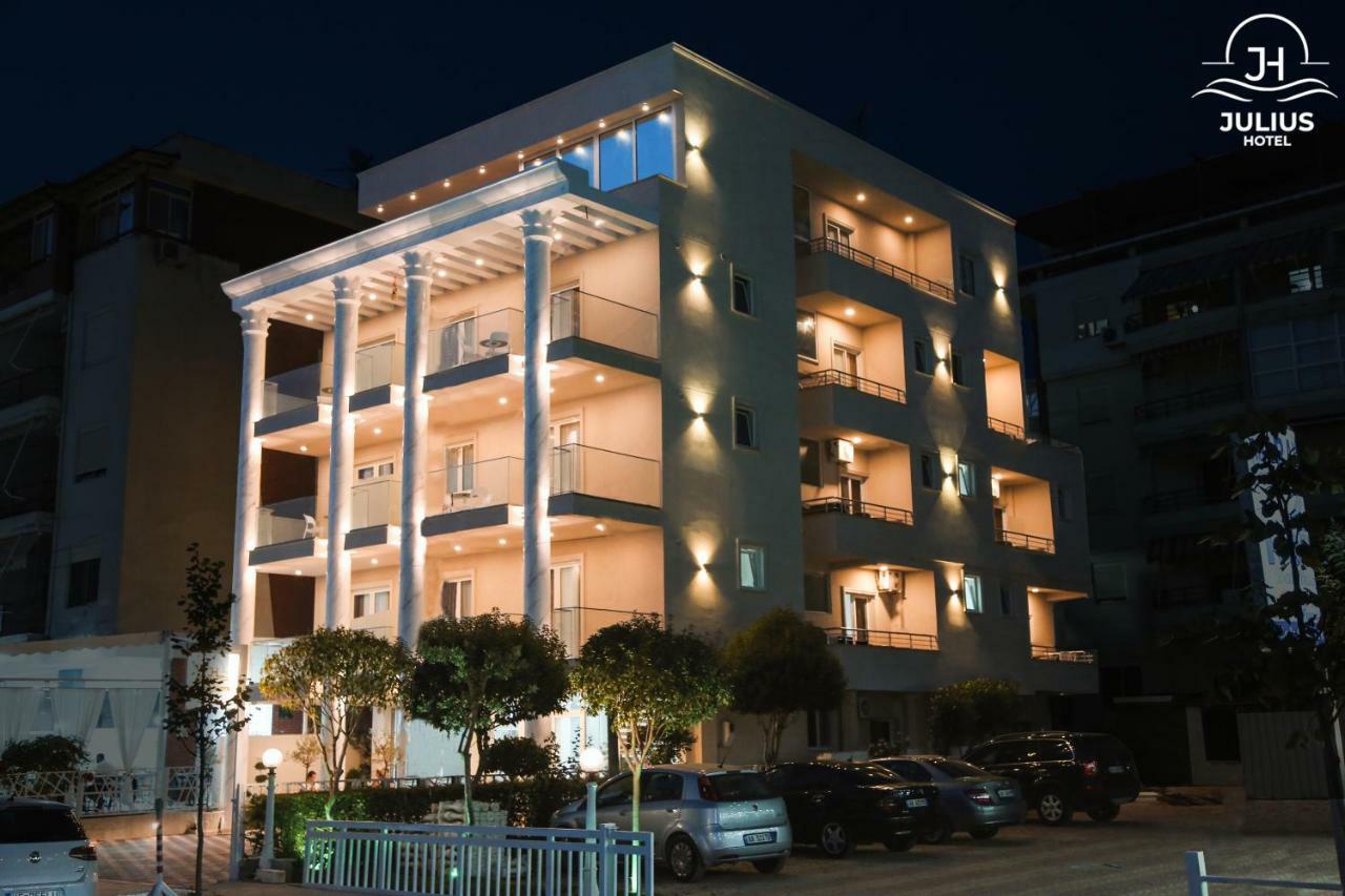 Julius Hotel Golem  Ngoại thất bức ảnh