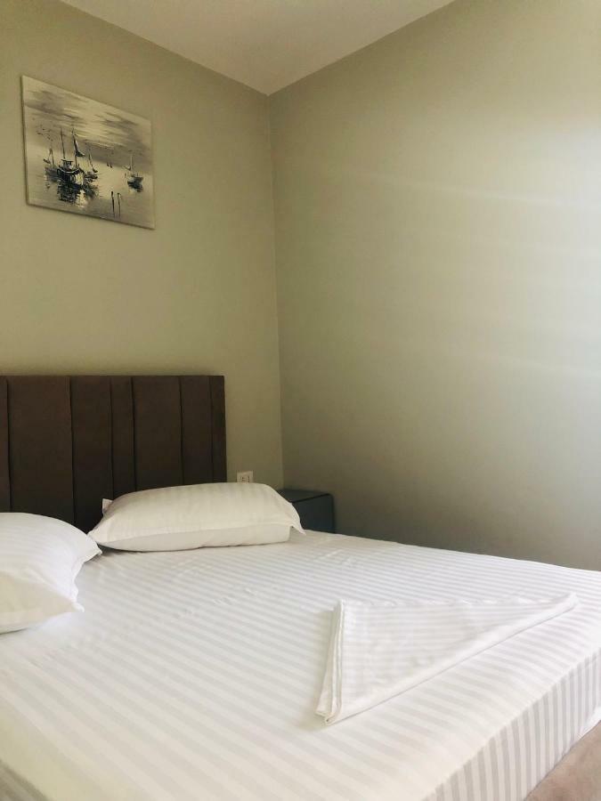Julius Hotel Golem  Ngoại thất bức ảnh