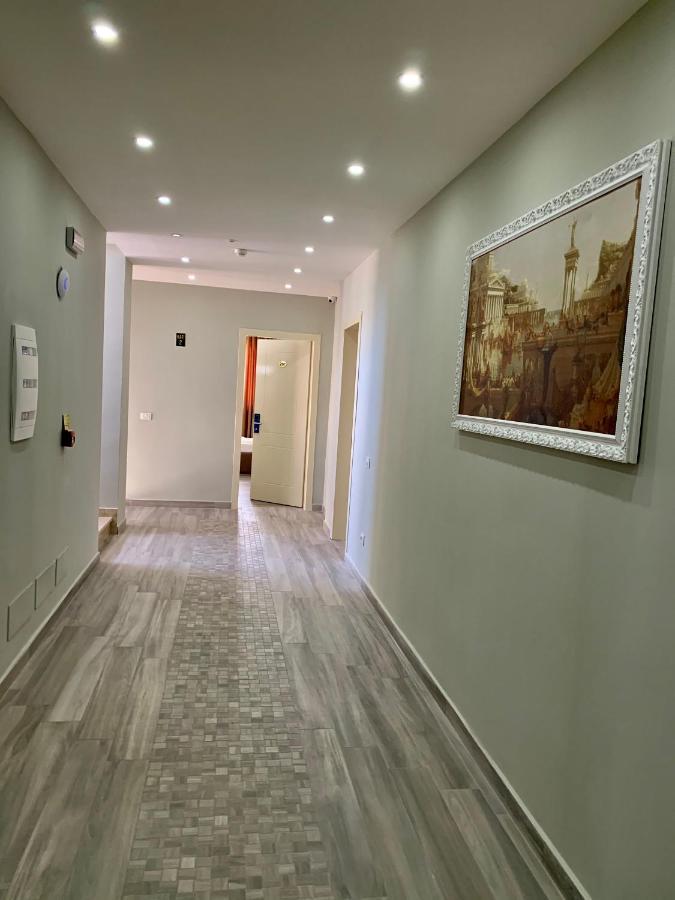 Julius Hotel Golem  Ngoại thất bức ảnh