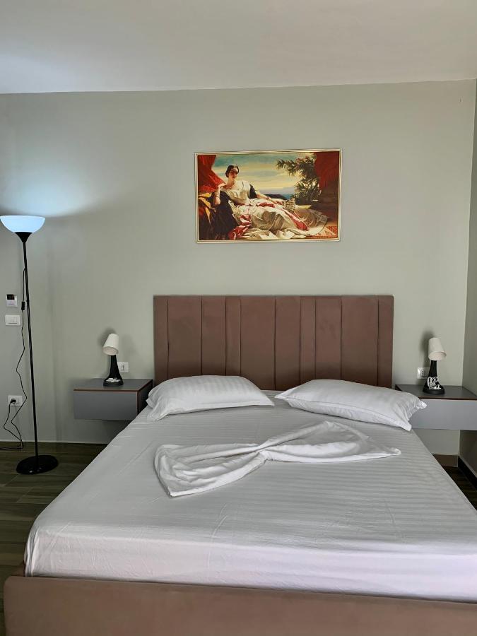 Julius Hotel Golem  Ngoại thất bức ảnh